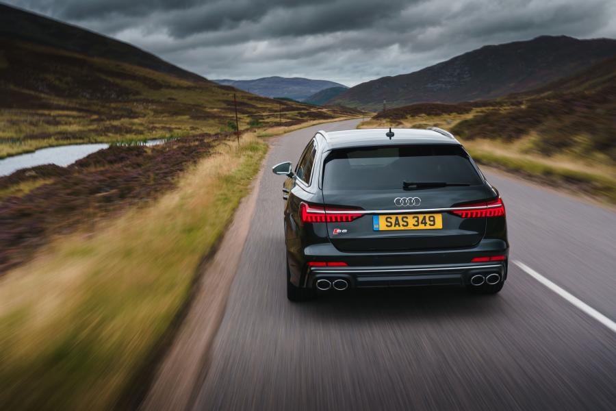  Audi S6 Avant TDI (C8) 2019 года  (UK) (фото 32 из 42)